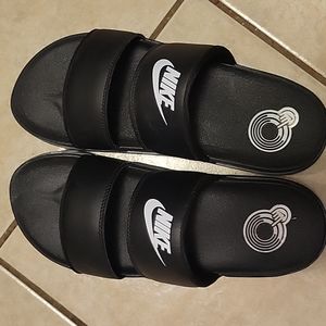 Nike slides Nwot